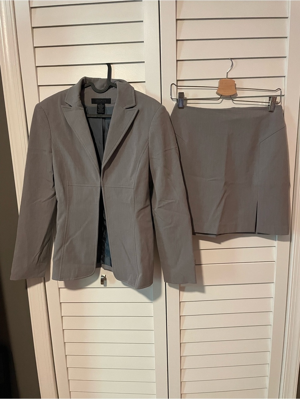The Limited Gray Blazer Jacket Mini Skirt Suit Set XS 4